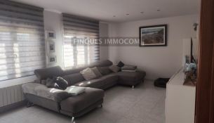 Preciosa casa adossada en zona Fonollerons de Llagostera