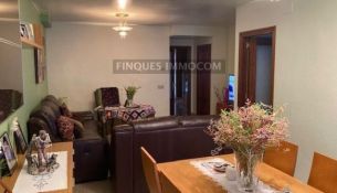 FANTÀSTICA CASA ADOSSADA A LLAGOSTERA